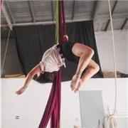 Clases de preparación fisica para acrobatas aereos